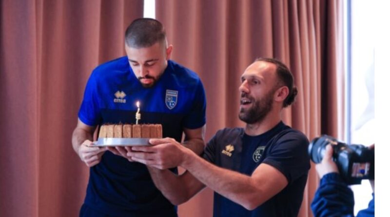 Shokët ia urojnë ditëlindjen Zhegrovës: Shpresoj ta festojmë sonte bashkërisht kualifikimin në Botëror