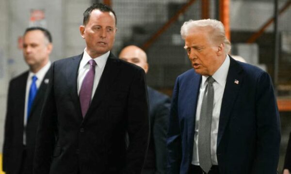 Trump mohon se e ka shkarkuar Grenellin nga Kennedy Center, paralajmëron se do ta emërojë në pozitë të re