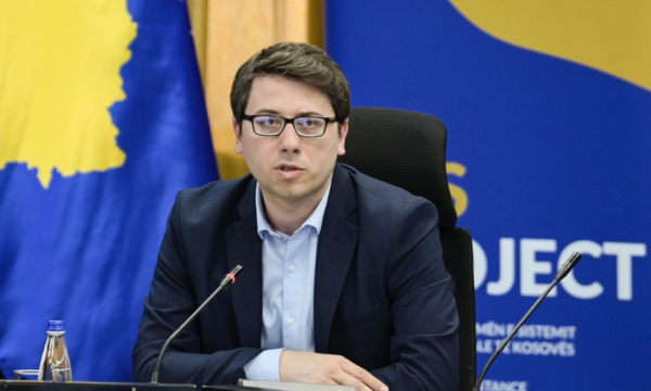 Murati i reagon stafit të Vjosa Osmanit që ia nxorën deklaratën për zgjedhjet: Pjesë e shkëputur, vlen vetëm pas 3 raundesh