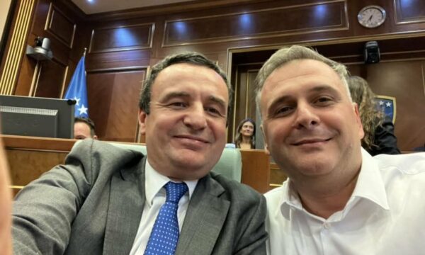 VV vazhdon kritikat ndaj Osmanit përmes Bajqinovcit: Bëri gabim të rëndë, doli në anën e gabuar