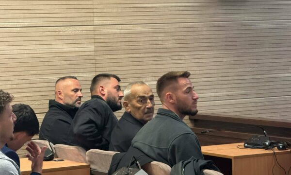 Familjarët e Liridona Ademajt të pranishëm në Gjykatë, pas pak vendimi për krimin makabër