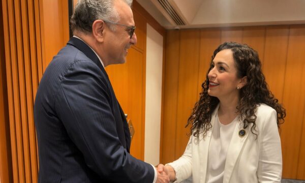 Osmani në Antalya, takon këshilltarin e Trump, Boulos – zbulon detaje nga biseda