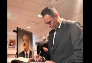 Konjufca bën homazhe në New York për Eliot Engel: Lavdi jetës dhe veprës së mikut tonë të madh