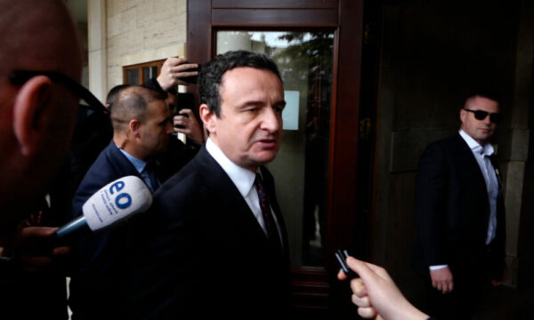 Kurti pa përgjigje nëse do ta pranojë Vjosa Osmani si kandidate për presidente