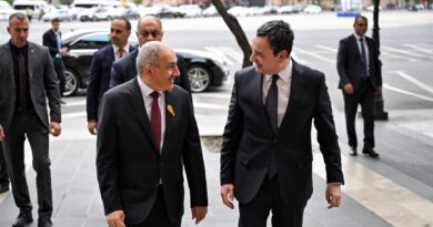Samiti i EPC, Kurti takon kryeministrin armen: Folëm për tema globale, pres të takohemi edhe në Prishtinë
