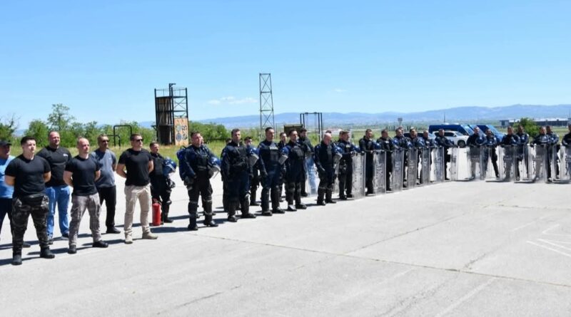 Policia trajnon 65 zyrtarë për ‘‘Ballafaqim me turma’’: Në fokus ishte ngritja e kapaciteteve profesionale dhe operative