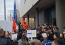 Veteranët e UÇK-së iu bëjnë thirrje protestuesve në Tiranë: Mos i keqpërdorni simbolet e UÇK-së për qëllime politike