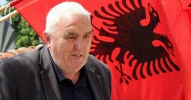Lushtaku përkujton Hilmi Haradinajn në 8-vjetorin e vdekjes: Ishte shembull i sakrificës dhe dashurisë për atdheun