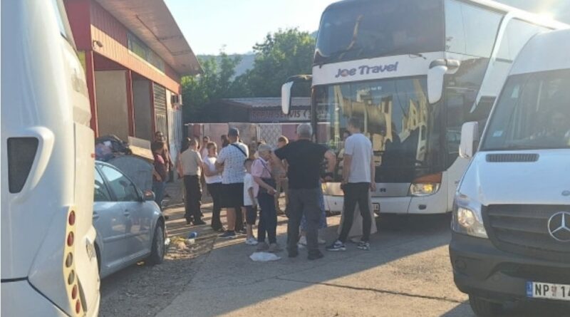 Qytetarët serbë nisen nga veriu për ta festuar “Vidovdanin”