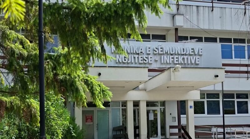 QKUK: Rreth 70 persona me simptoma të helmimit nga ushqimi, 22 u shtruan në Infektivë