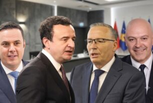 Diskutimet për koalicione, Sveçla: Partitë opozitare ta shtrëngojnë dorën e shtrirë nga Lëvizja Vetëvendosje