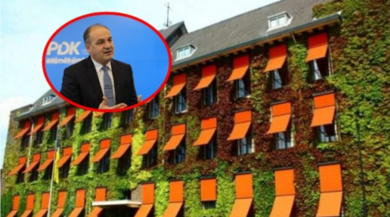 Shtyrja e aktgjykimit në kohën e formimit të institucioneve, Hoxhaj sheh kalkulime nga Haga: Hashim Thaçi u mor si President