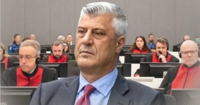 Misetic i reagon Avokatit të Popullit të Speciales pasi foli për “pavarësi” në kryerjen e detyrave: Në 6 vjet s’keni kontaktuar fare avokatët e Thaçit