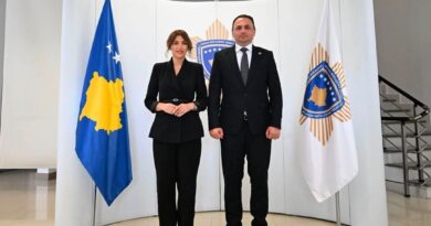 Haxhiu viziton AKI-në, pritet nga Ajeti: Fuqizimi i kapaciteteve dhe bashkëpunimi ndërinstitucional, janë thelbësore për sigurinë e vendit
