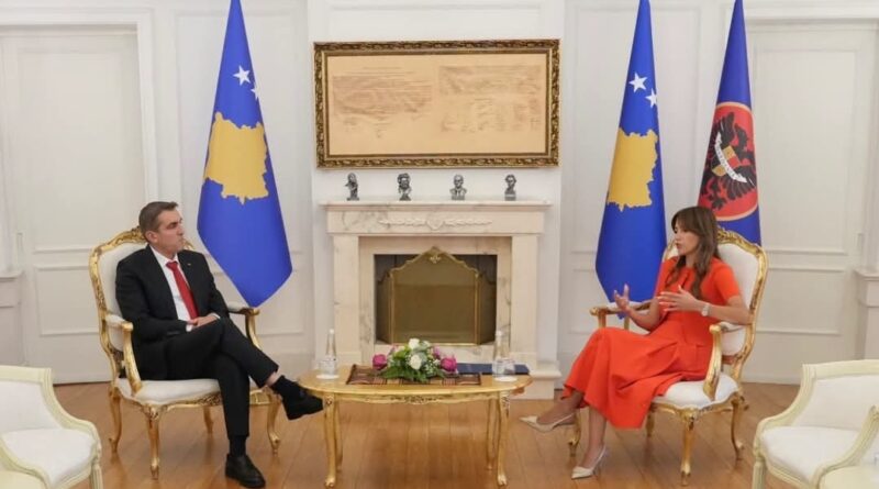 Albulena Haxhiu konfirmon se e ka dekretuar Zejnulla Gashin si Kryeprokuror Shteti, detaje nga takimi