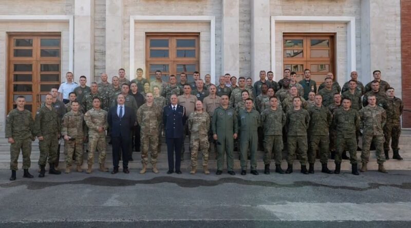 FSK pjesë e konferencës së Forcave Ajrore Amerikane për Evropë, ushtarët vizitojnë Bazën Ajrore të Kuçovës në Shqipëri