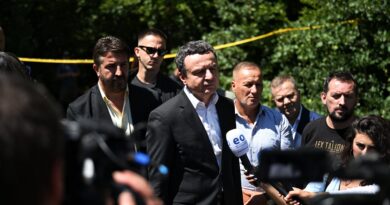 Kurti pasi pa gërmimet në Zubin Potok: Me gjasë bëhet fjalë për mbetjet mortore të 23 intelektualëve, puna do të vazhdojë me javë, ndoshta muaj
