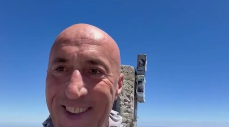 Ramush Haradinaj publikon pamje nga Maja e Olimpit