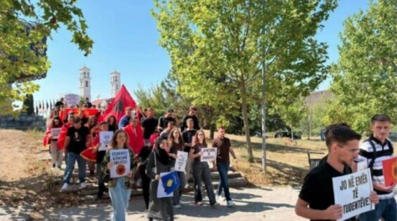 “Jo në emër të studentëve”, protestë në Prishtinë pas vendimit në Hagë