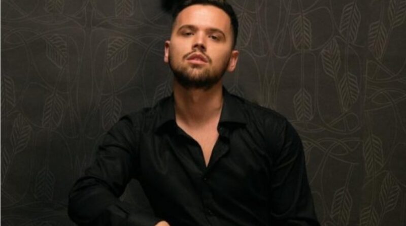 Ylli Limani mysafir në natën e tetë të protestës “Jo në emrin tim”; flasin Leonora Jakupi dhe Resul Sinani