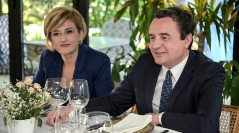 Mimoza Kusari: Të zgjidhet Presidenti, pastaj të gjithë bashkë punojmë për ligjin për Gjykatën Speciale