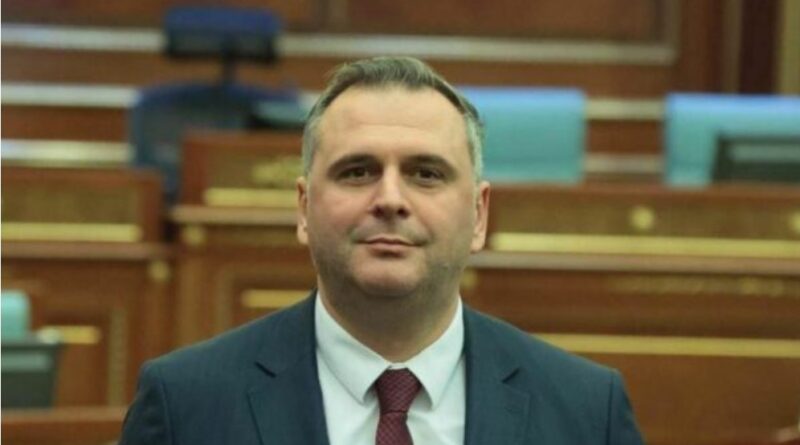 Bajqinvoci i reagon PDK-së për replikat ndaj ambasadorit britanik: Gjuha e papërgjegjshme ndaj SHBA dhe Britanisë e rrezikshme