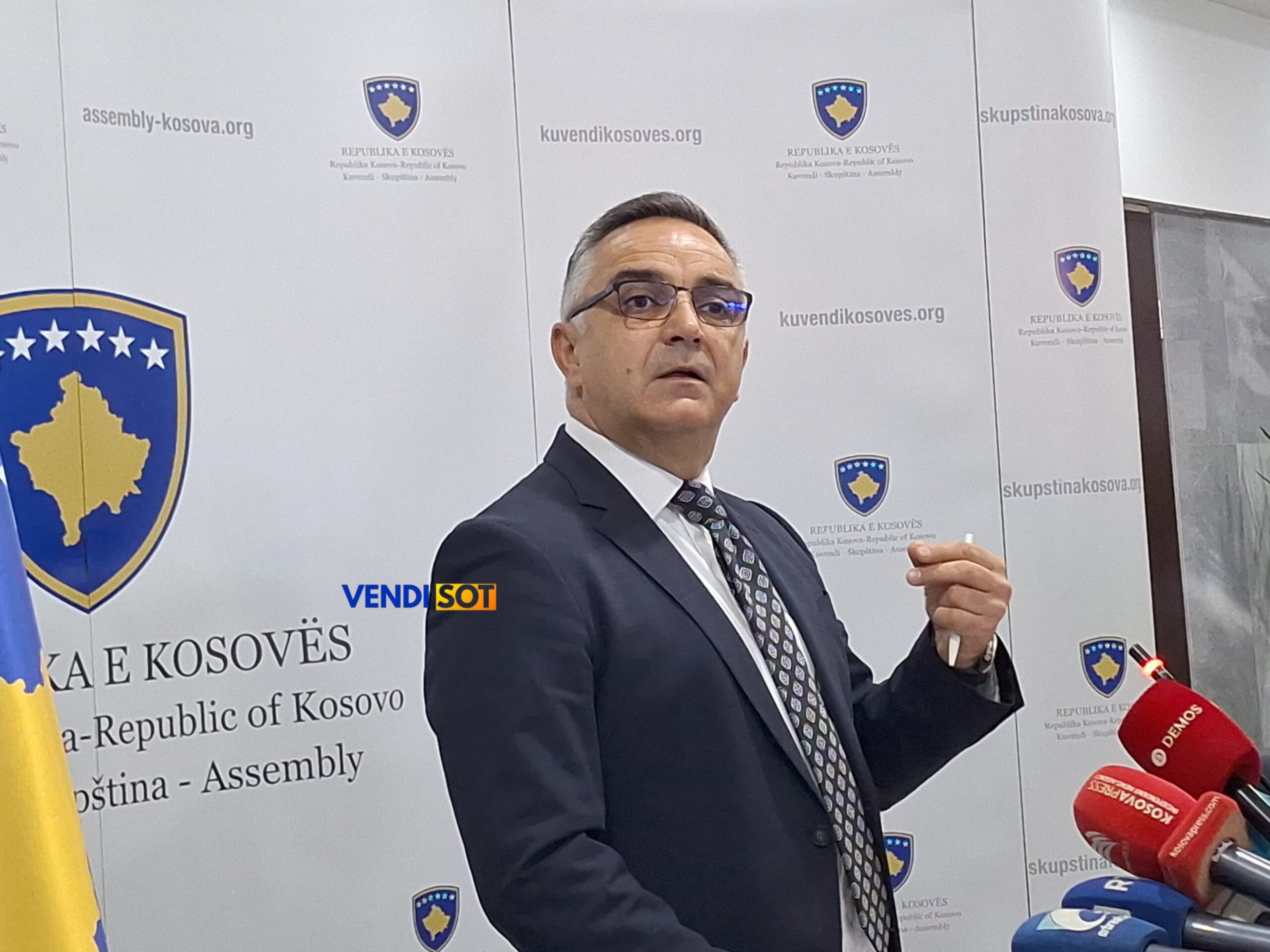 Tahiri: Qeveria Kurti pa program, pa identitet dhe pa letërnjoftim politik