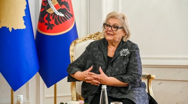 Presidentja fton banorët e Luginës të votojnë nesër në zgjedhjet serbe: Më shumë deputetë shqiptarë e zë më të fuqishëm