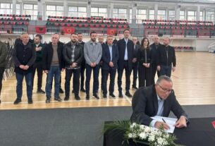 Hamza shkon për ngushëllime në familjen e Idriz Rrecajt: Familja më në fund ka një vend ku mund ta nderojë atë