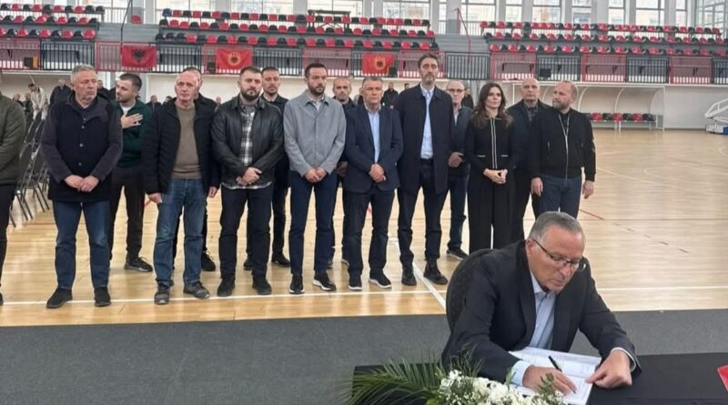 Hamza shkon për ngushëllime në familjen e Idriz Rrecajt: Familja më në fund ka një vend ku mund ta nderojë atë