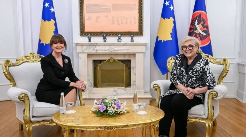 “Do ta vazhdoni faqebardhë”, Jahjaga i ofron mbështetje Shiroka-Pulës